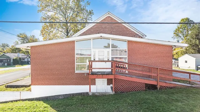 $169,900 | 8402 East County Road 200 South, New Point, IN 47240