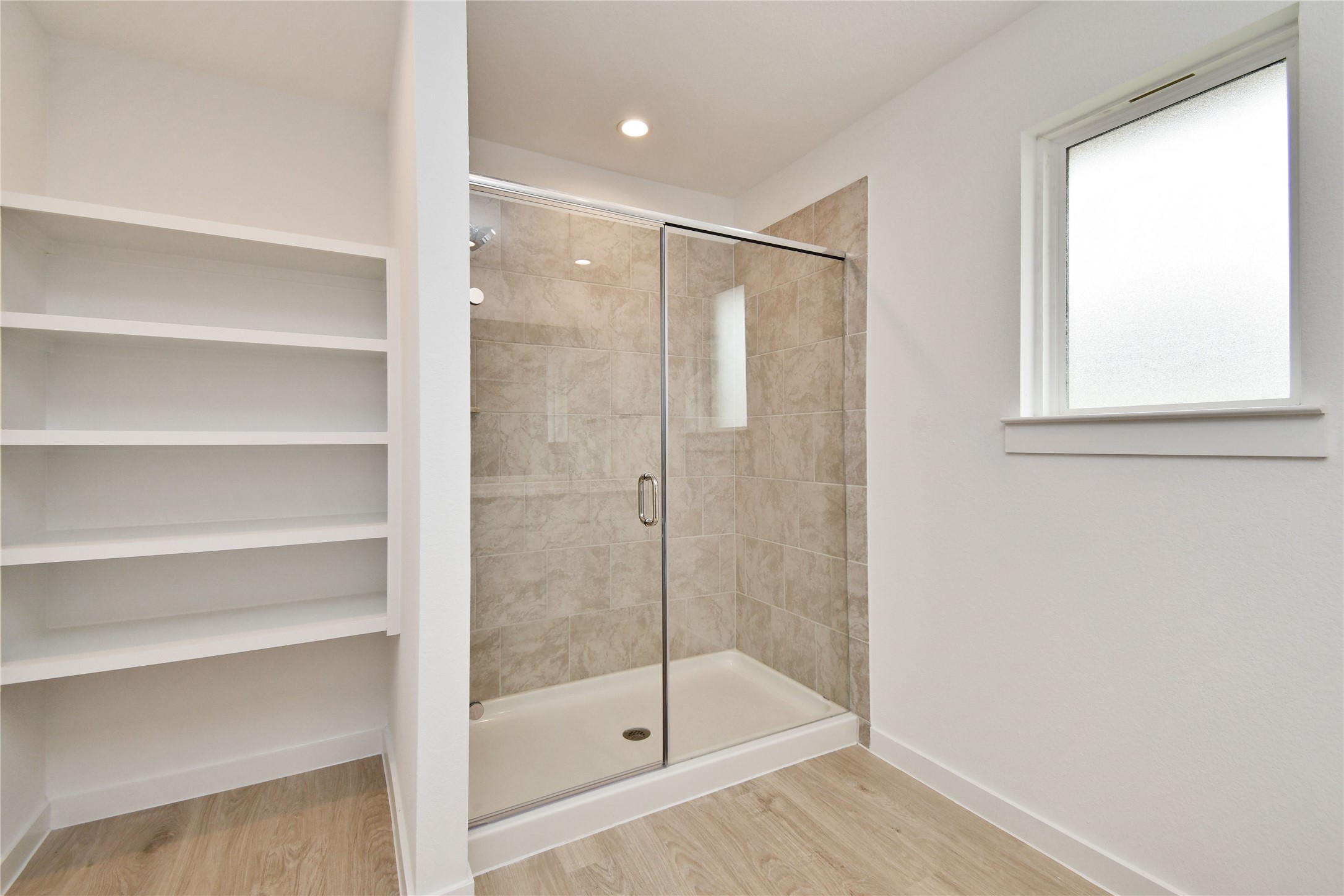 30330 Reagans Rnch Drive Katy, TX 77494 - Photo 28 of 37 Easy access to shower with built in shelves