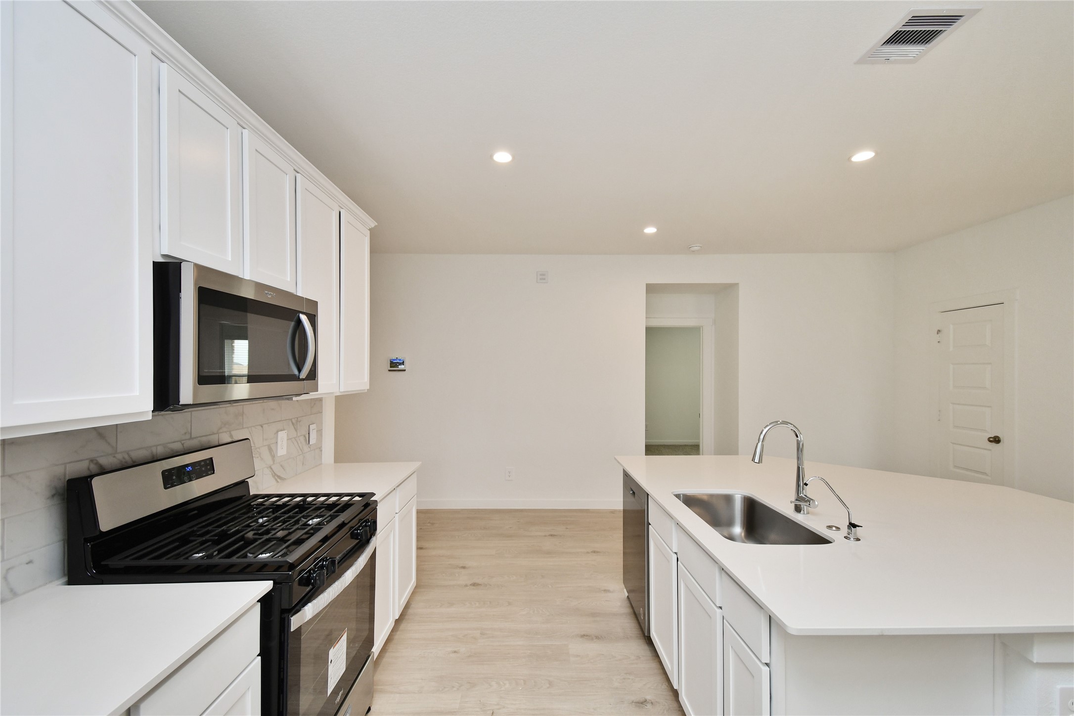 30330 Reagans Rnch Drive Katy, TX 77494 - Photo 8 of 37 SS appliances