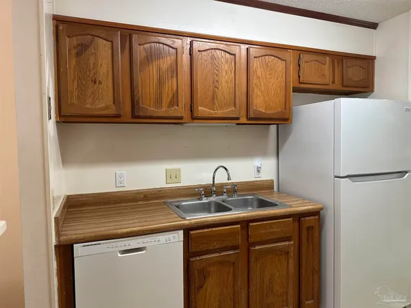$134,900 | 7171 North 9th Avenue, Unit B12, Pensacola, FL 32504