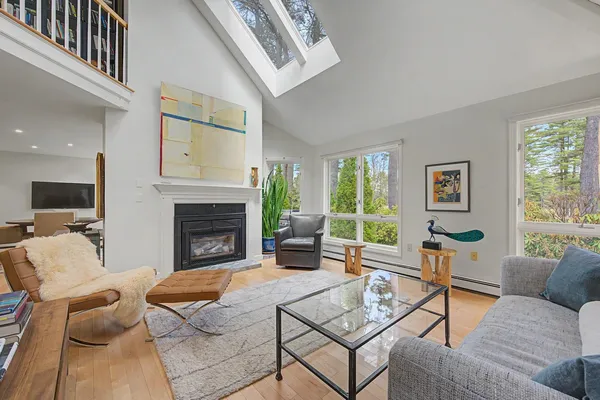 $650,000 | 28 The Seasons, New London, NH 03257
