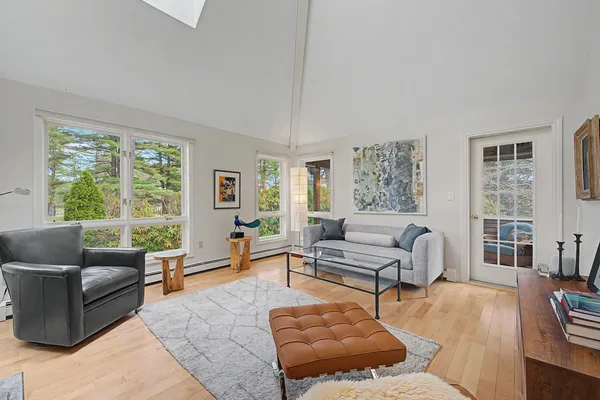 $650,000 | 28 The Seasons, New London, NH 03257