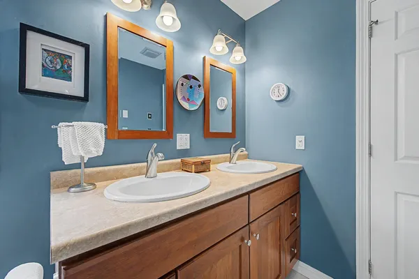 $650,000 | 28 The Seasons, New London, NH 03257