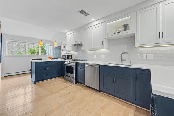 $650,000 | 28 The Seasons, New London, NH 03257