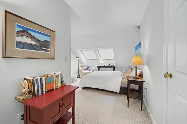 $650,000 | 28 The Seasons, New London, NH 03257