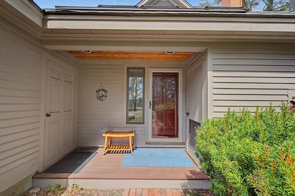 $650,000 | 28 The Seasons, New London, NH 03257