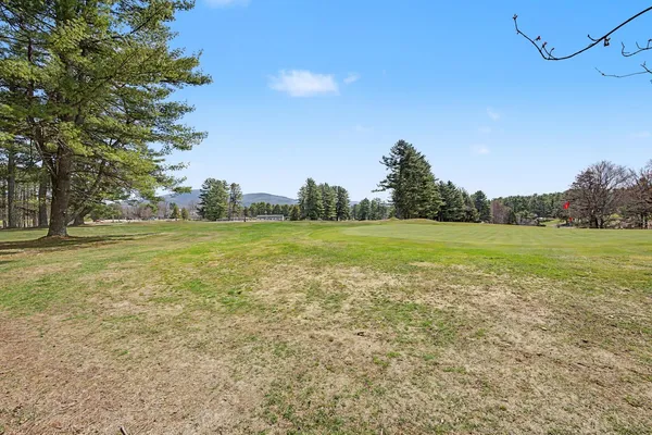 $650,000 | 28 The Seasons, New London, NH 03257