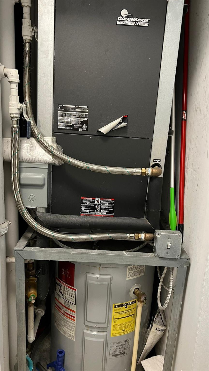 79 Southwest 12th Street, Unit 2908S Miami, FL 33130 - Photo 23 of 29 a close view of water heater
