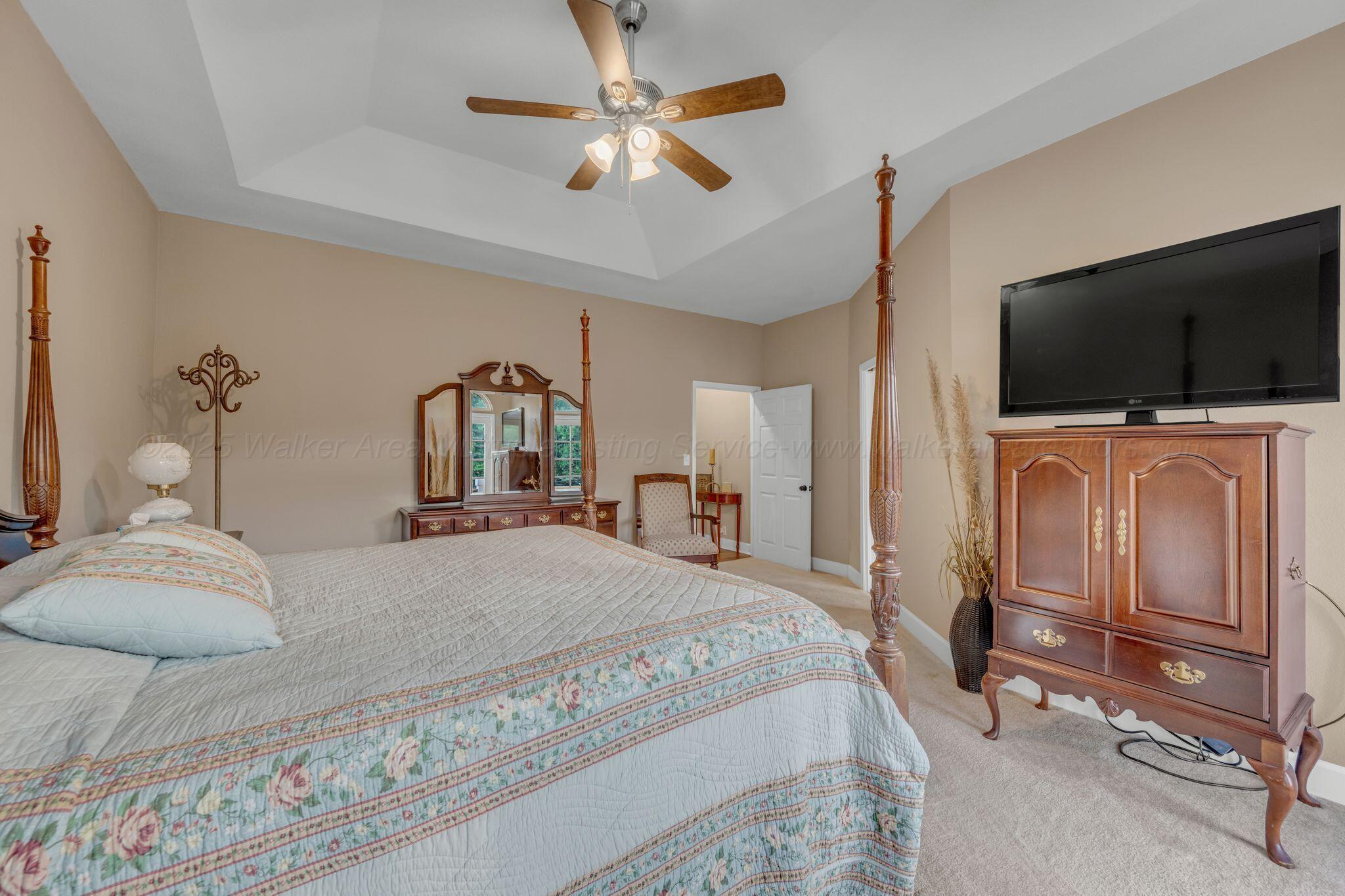 10 Davis Road Jasper, AL 35503 - Photo 17 of 49 Master Bedroom