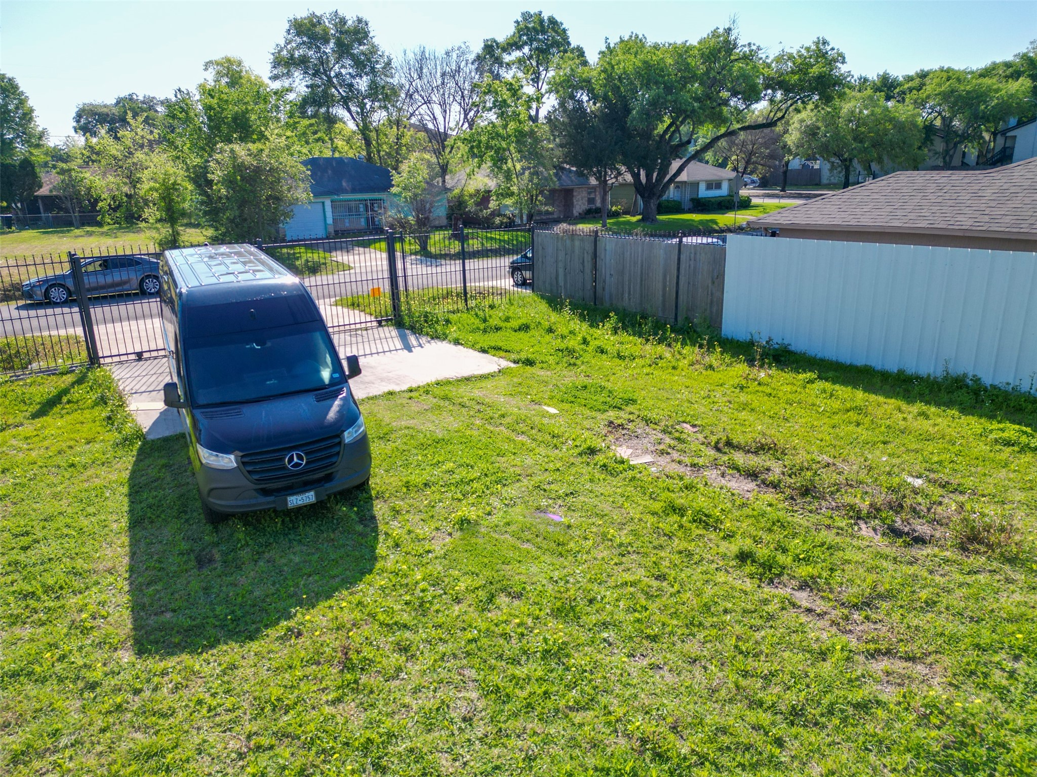 3222 Jarvis Street Houston, TX 77063 - Photo 18 of 31 a view of a backyard with swimming pool