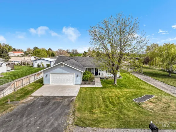 $612,500 | 2324 Garey Lane North, Filer, ID 83328
