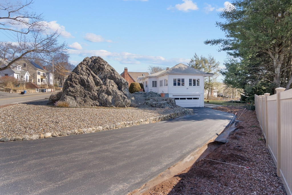 462 Appleton Street Arlington, MA 02476 - Photo 3 of 37