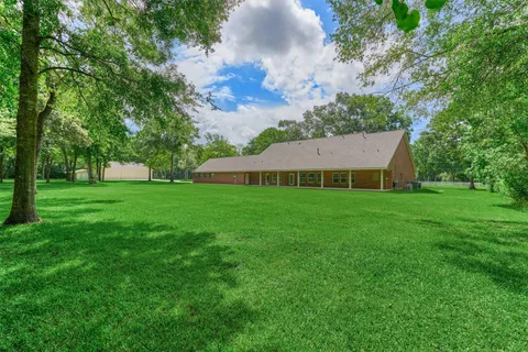 $1,050,000 | 11062 North Hidden Oaks, Conroe, TX 77384