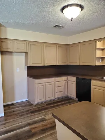 $280,000 | 503 Harriett Street, Arlington, TX 76010