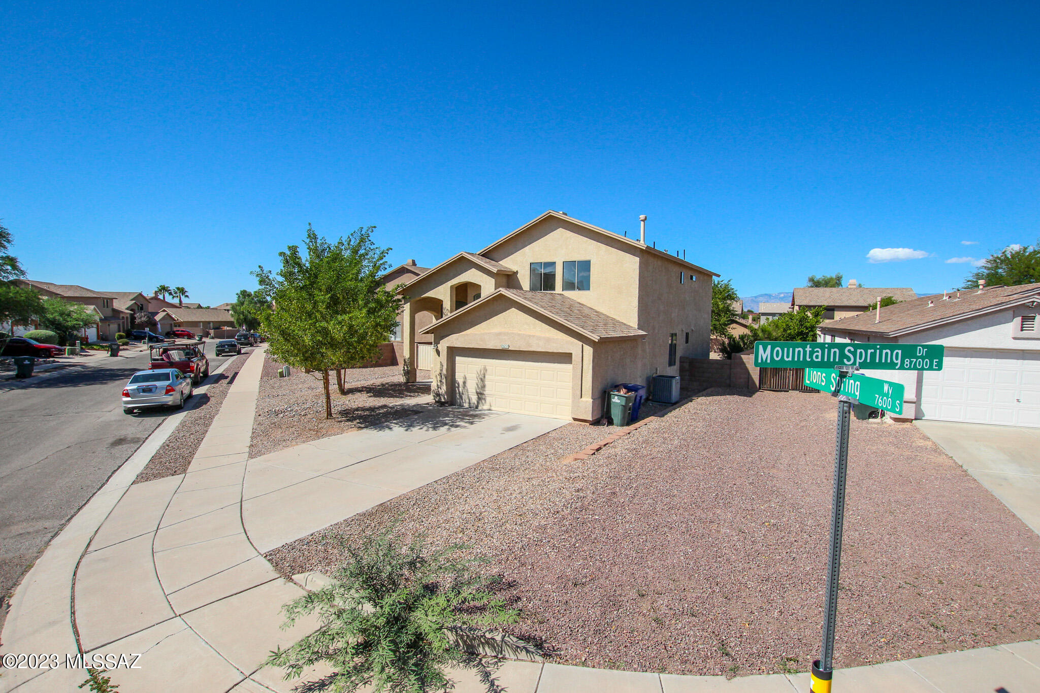 7657 South Lions Spring Way Tucson, AZ 85747 - Photo 3 of 49