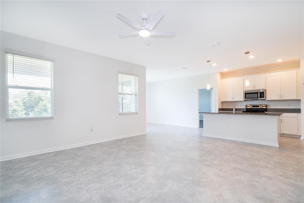 181 Aces High Lane Davenport, FL 33896 - Photo 5 of 14