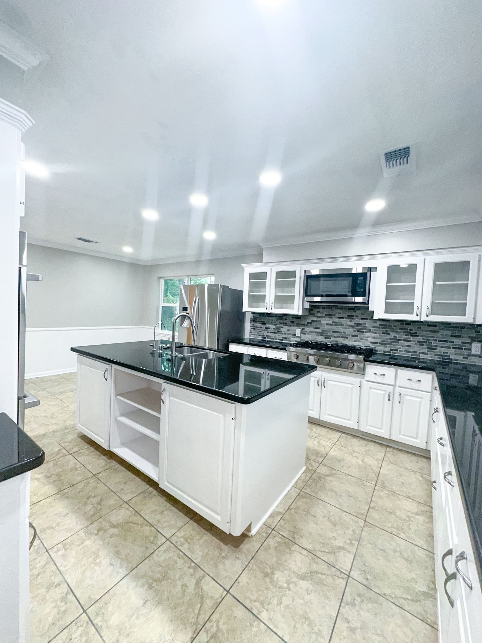 537 Natchez Park Conroe, TX 77302 - Photo 8 of 24
