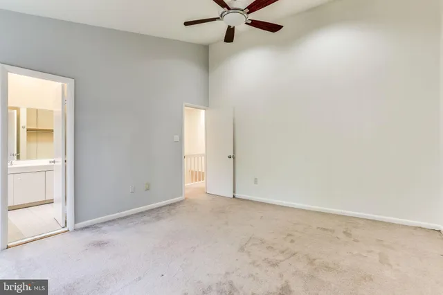 $3,200 | 5237 King Charles Way, Unit 12, Bethesda, MD 20814