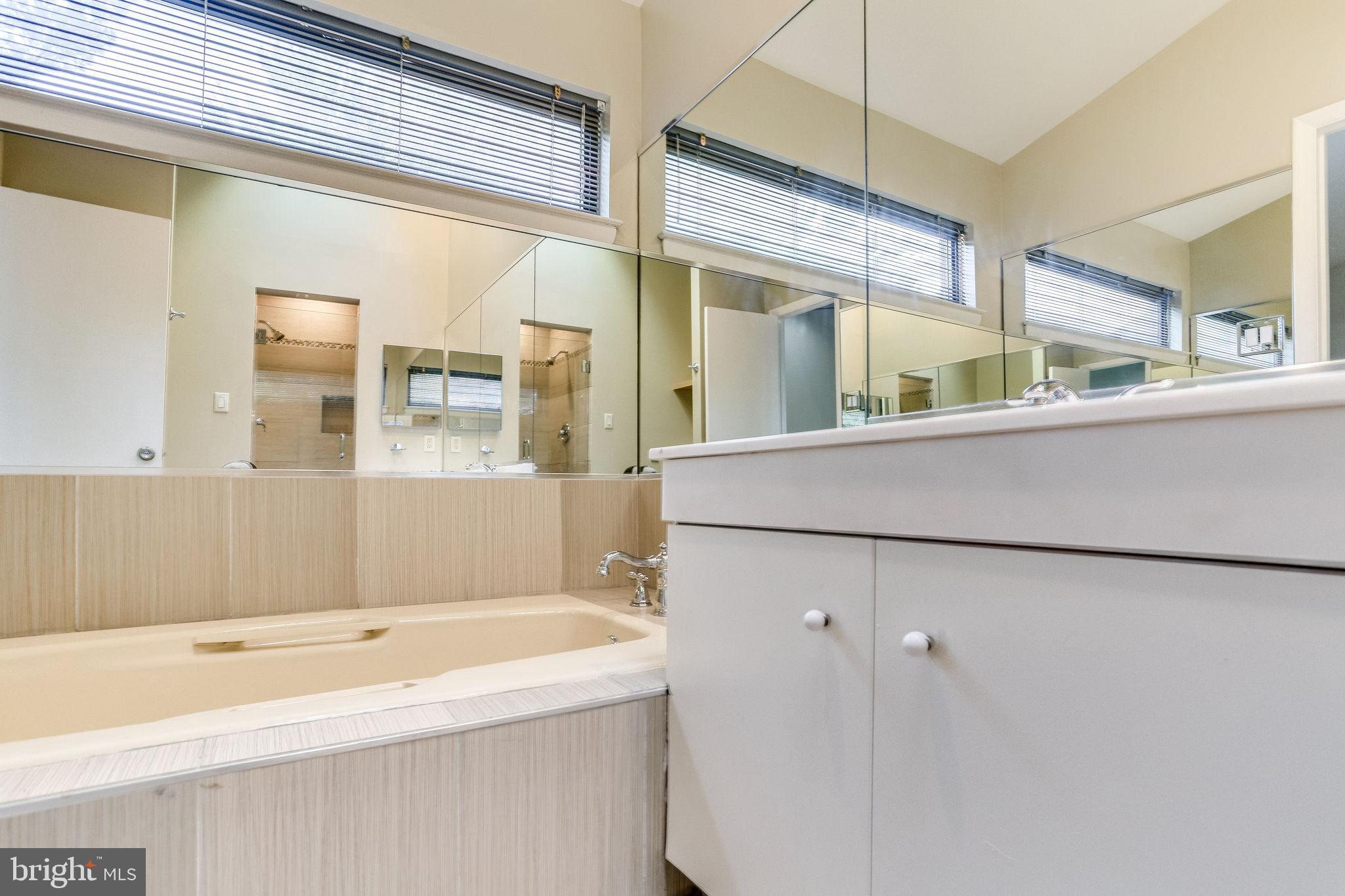 5237 King Charles Way, Unit 12 Bethesda, MD 20814 - Photo 18 of 29