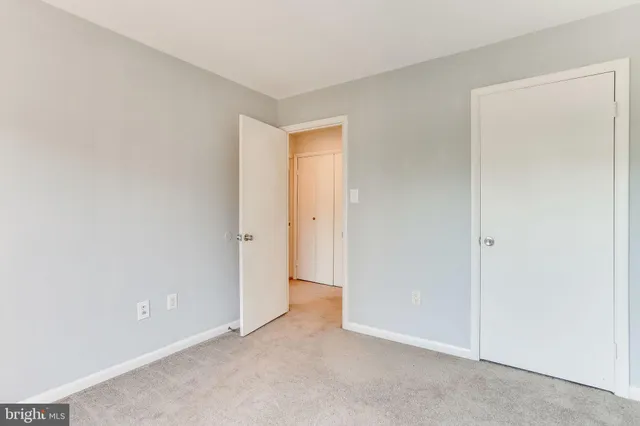 $3,200 | 5237 King Charles Way, Unit 12, Bethesda, MD 20814