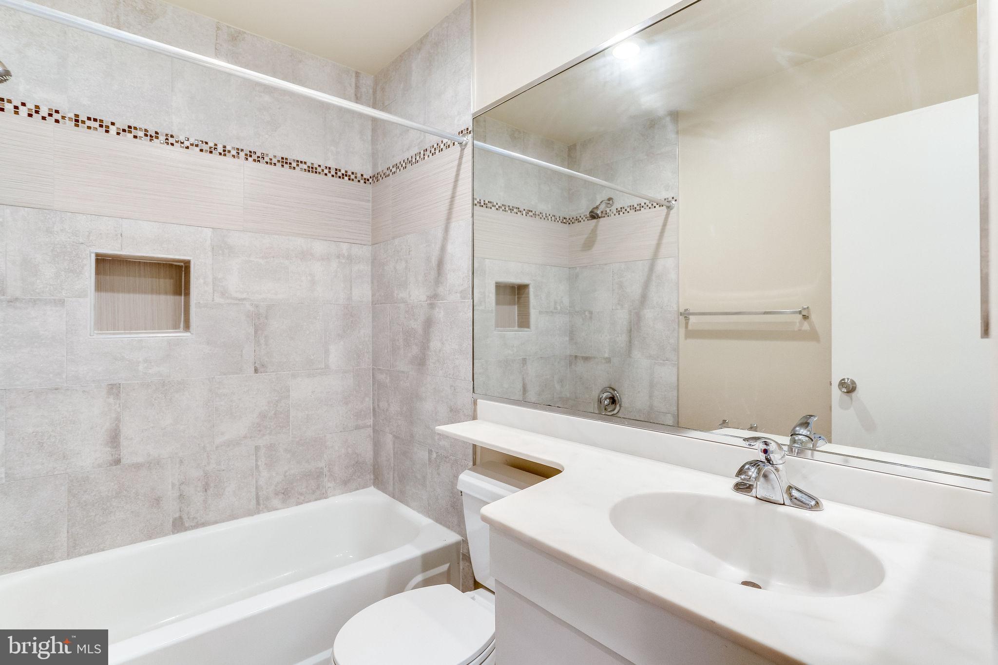 5237 King Charles Way, Unit 12 Bethesda, MD 20814 - Photo 21 of 29 SECOND BATHROOM