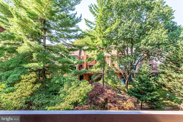 $3,200 | 5237 King Charles Way, Unit 12, Bethesda, MD 20814