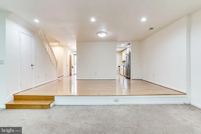 $3,200 | 5237 King Charles Way, Unit 12, Bethesda, MD 20814