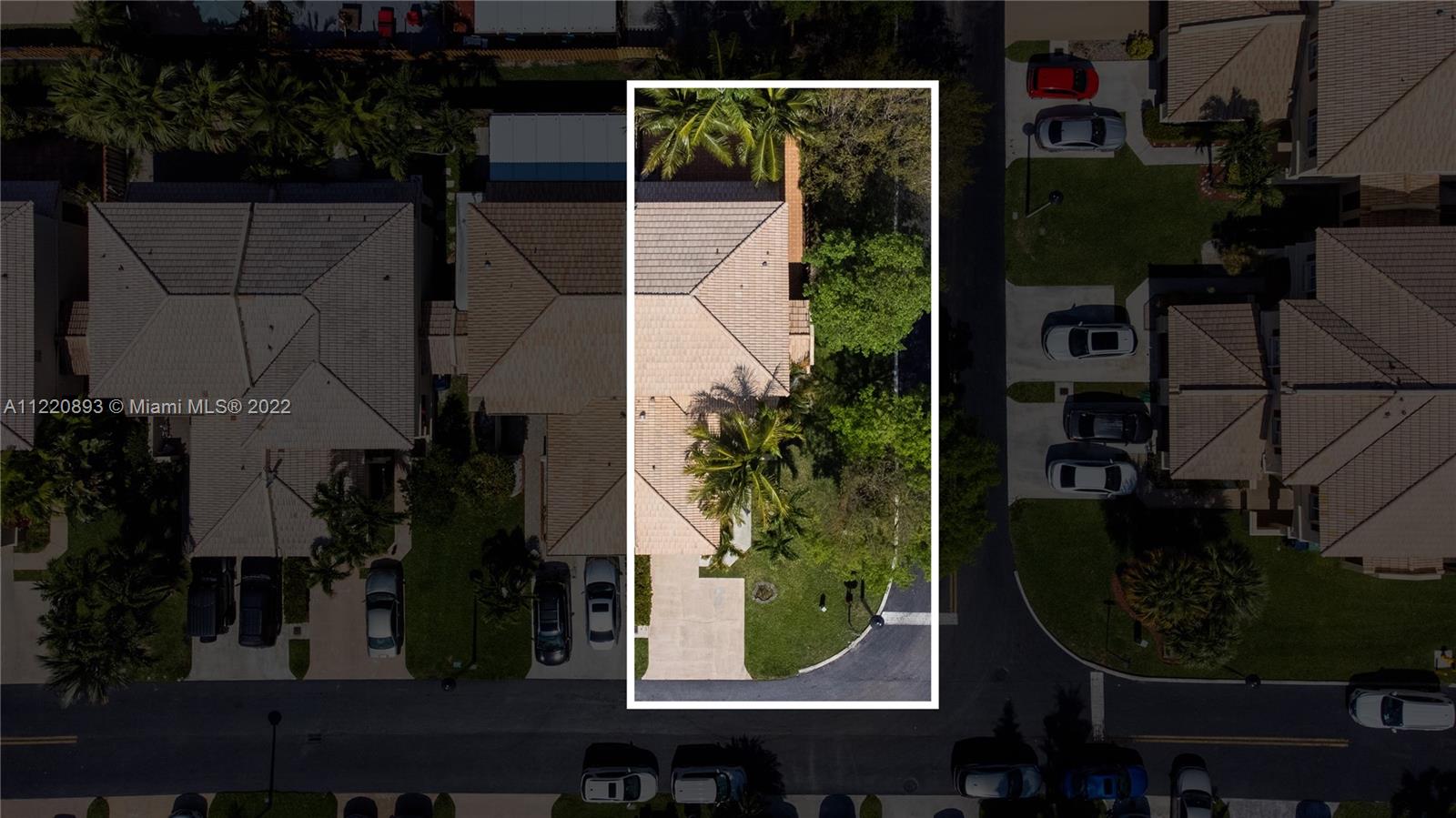 West Kendall Miami, FL 33193 - Photo 25 of 33 an aerial view of a house having yard