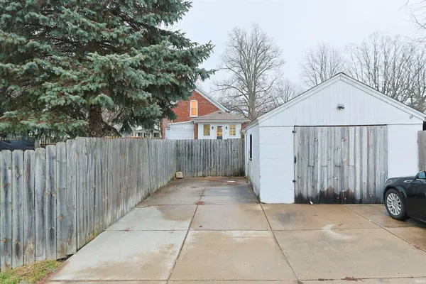 $230,000 | 219 North Marshall Street, Bremen, IN 46506