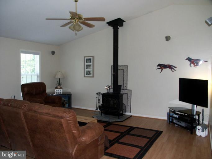 9465 General Winder Road Rapidan, VA 22733 - Photo 20 of 29 Living Room