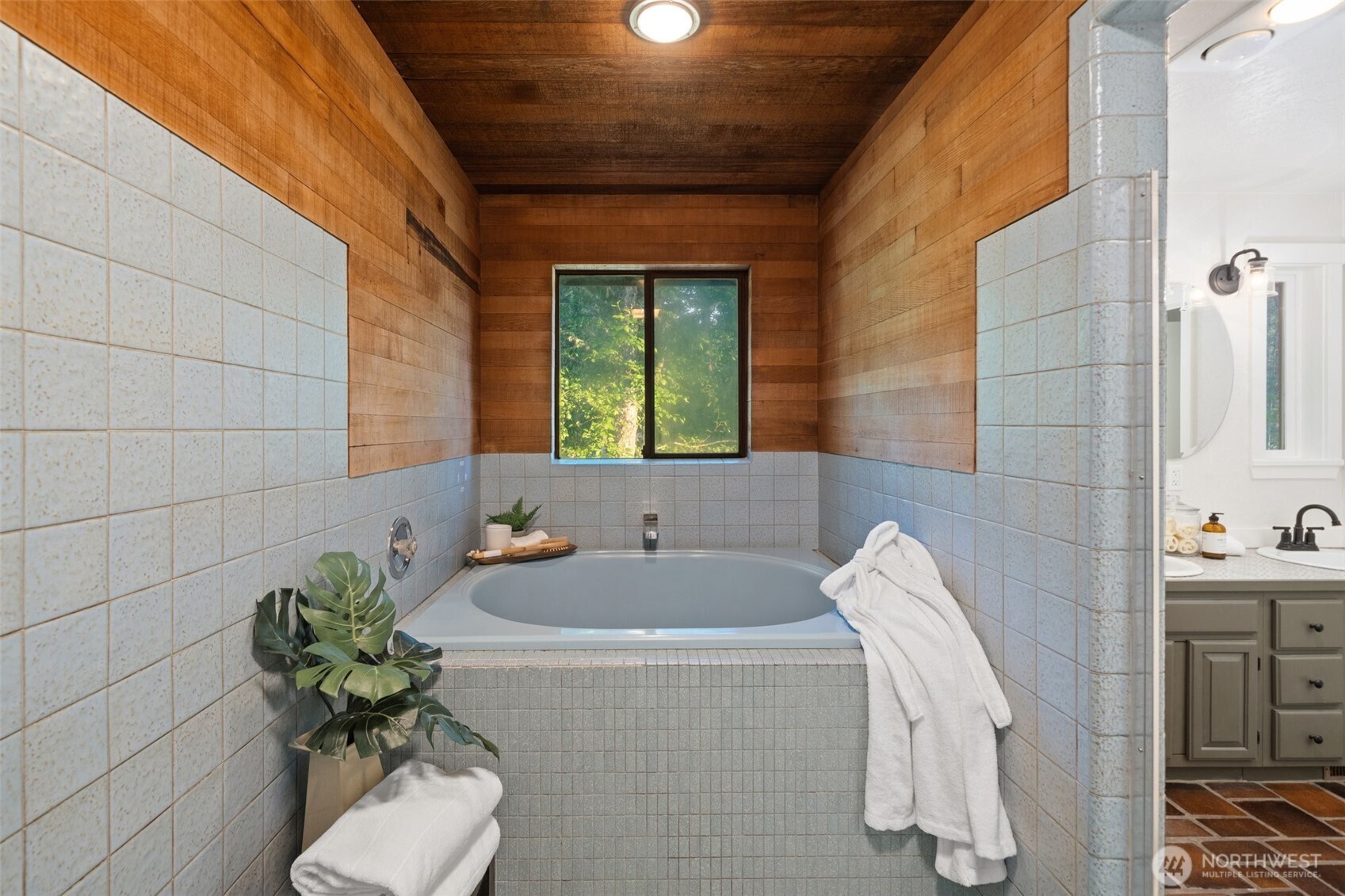 14855 Phelps Road Northeast Bainbridge Island, WA 98110 - Photo 22 of 40