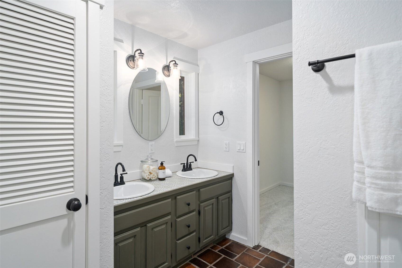 14855 Phelps Road Northeast Bainbridge Island, WA 98110 - Photo 24 of 40