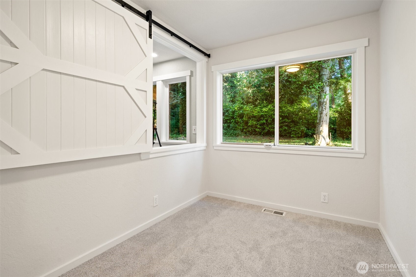 14855 Phelps Road Northeast Bainbridge Island, WA 98110 - Photo 8 of 40