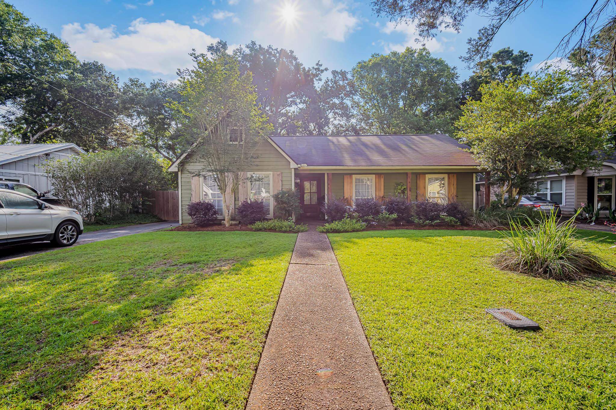 21058 Meadowbrook Drive Fairhope, AL 36532 - Photo 2 of 22