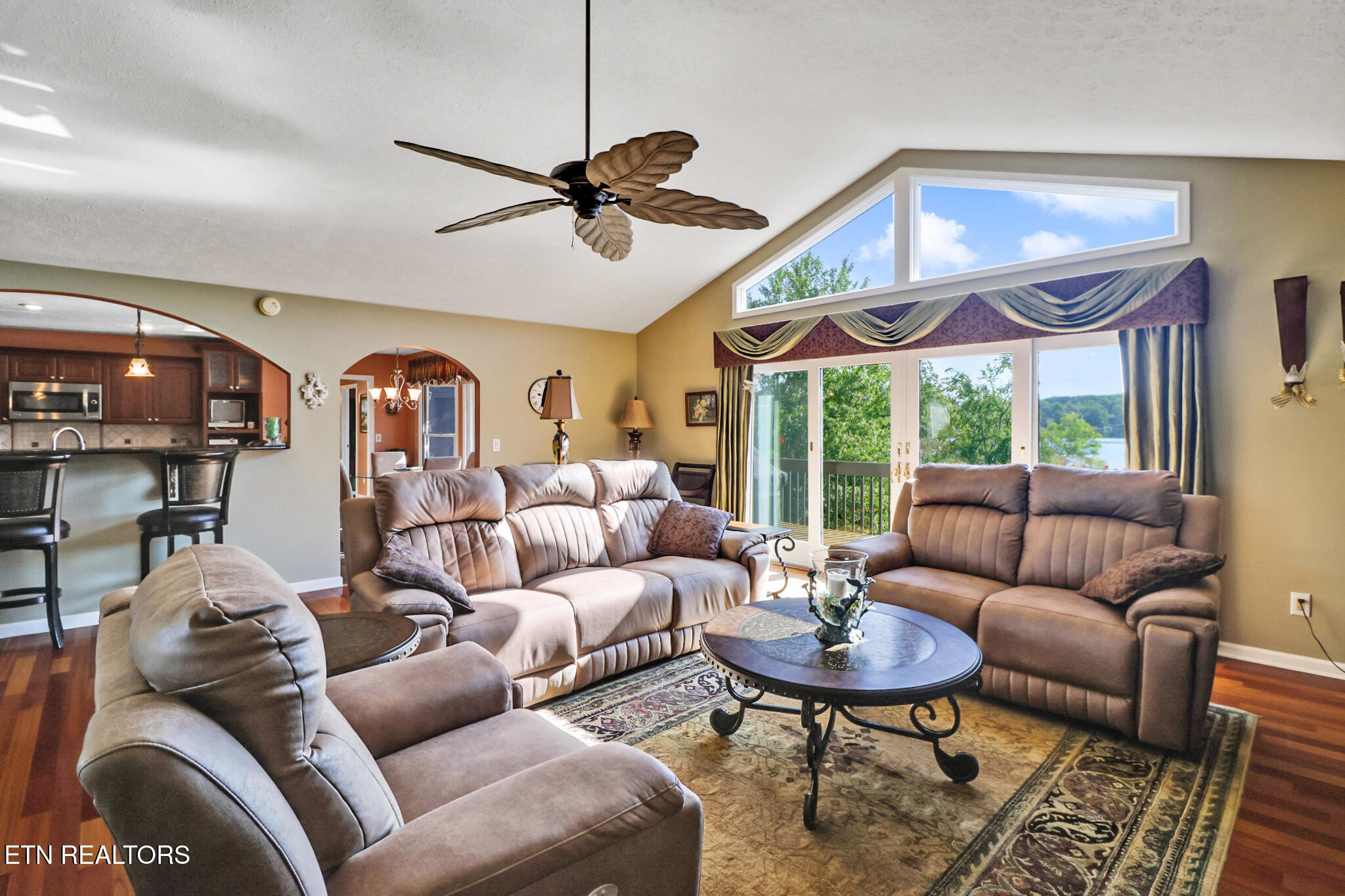 16 Victoria Way Fairfield Glade, TN 38558 - Photo 3 of 60 Living room