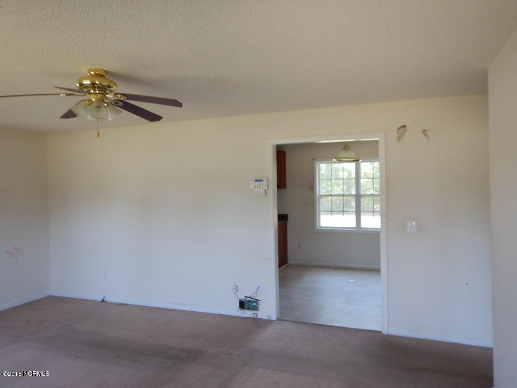 582 Bronty Road Greenville, NC 27834 - Photo 5 of 9 28 LIVING ROOM