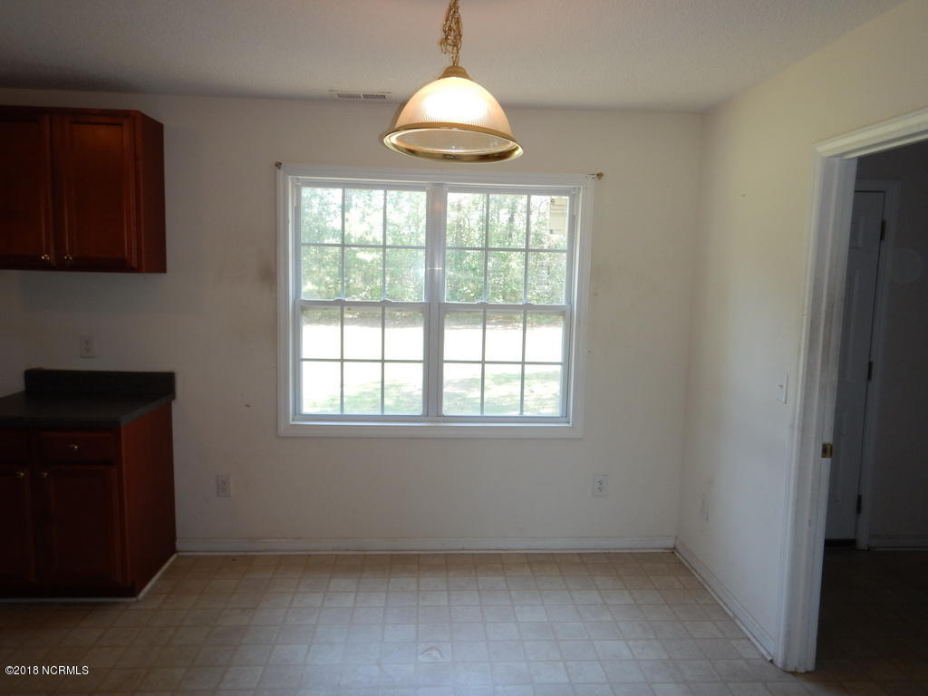 582 Bronty Road Greenville, NC 27834 - Photo 7 of 9 37 DINING
