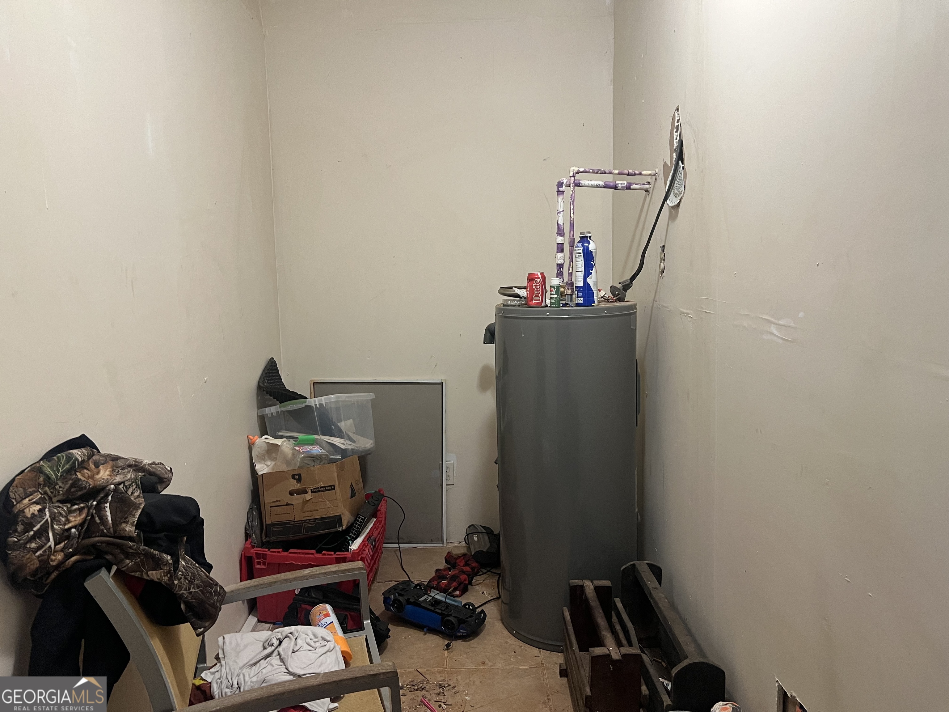 318 North Street Thomaston, GA 30286 - Photo 5 of 9 a view of a room with gym equipment