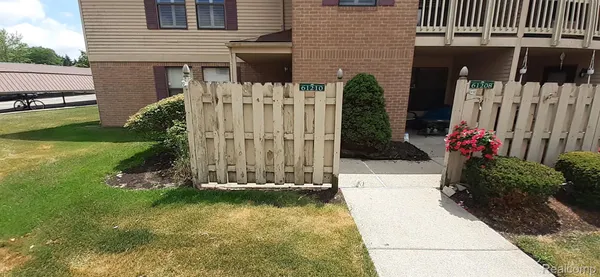 $1,395 | 61210 Greenwood Drive, Unit 56, South Lyon, MI 48178