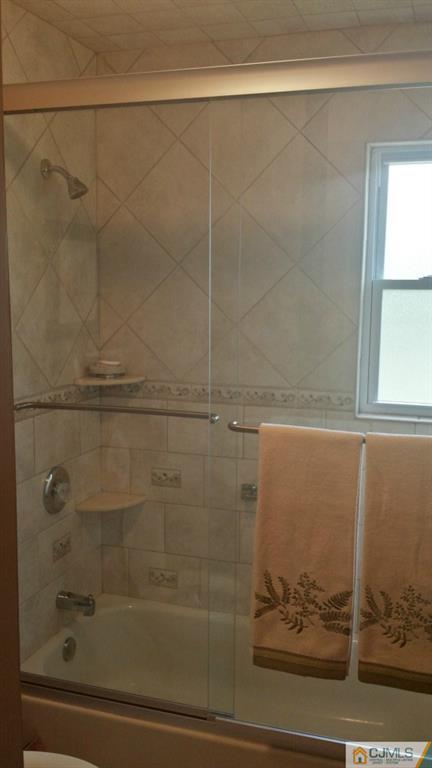 75 Canterbury Road East Brunswick, NJ 08816 - Photo 13 of 19 Gallery Image 13