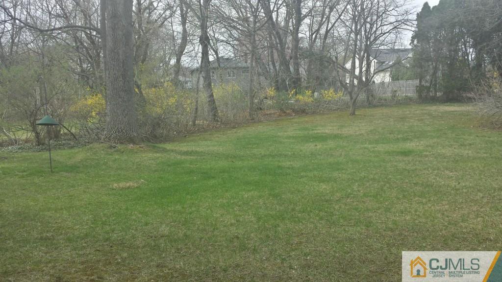 75 Canterbury Road East Brunswick, NJ 08816 - Photo 18 of 19 Gallery Image 18