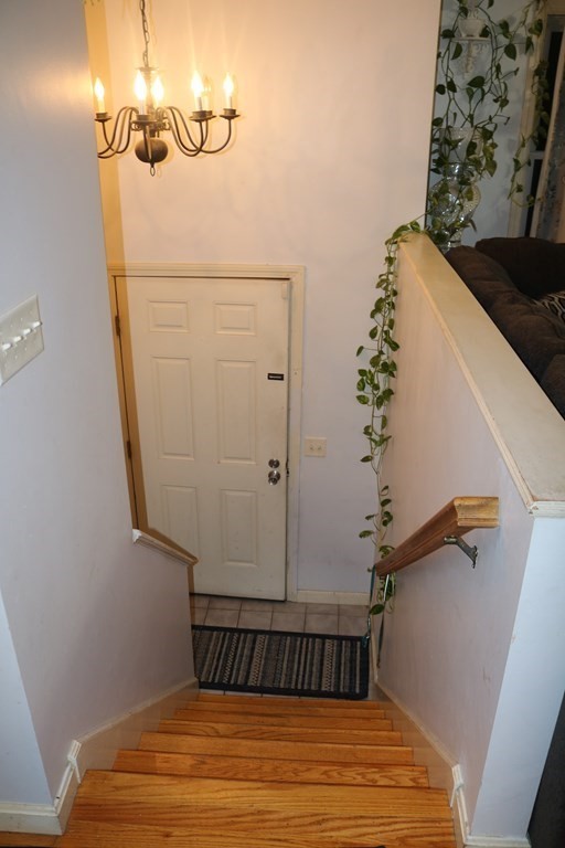 6 Shawnee Road Worcester, MA 01606 - Photo 3 of 39 a bathroom with a bathtub and shower