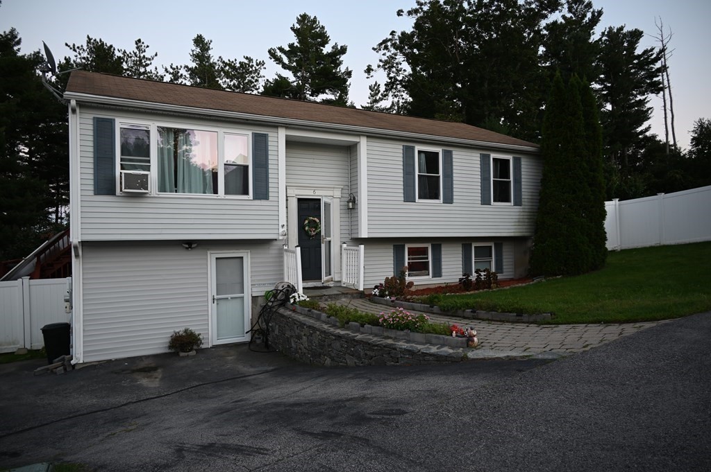 6 Shawnee Road Worcester, MA 01606 - Photo 39 of 39 a front view of a house with a garden