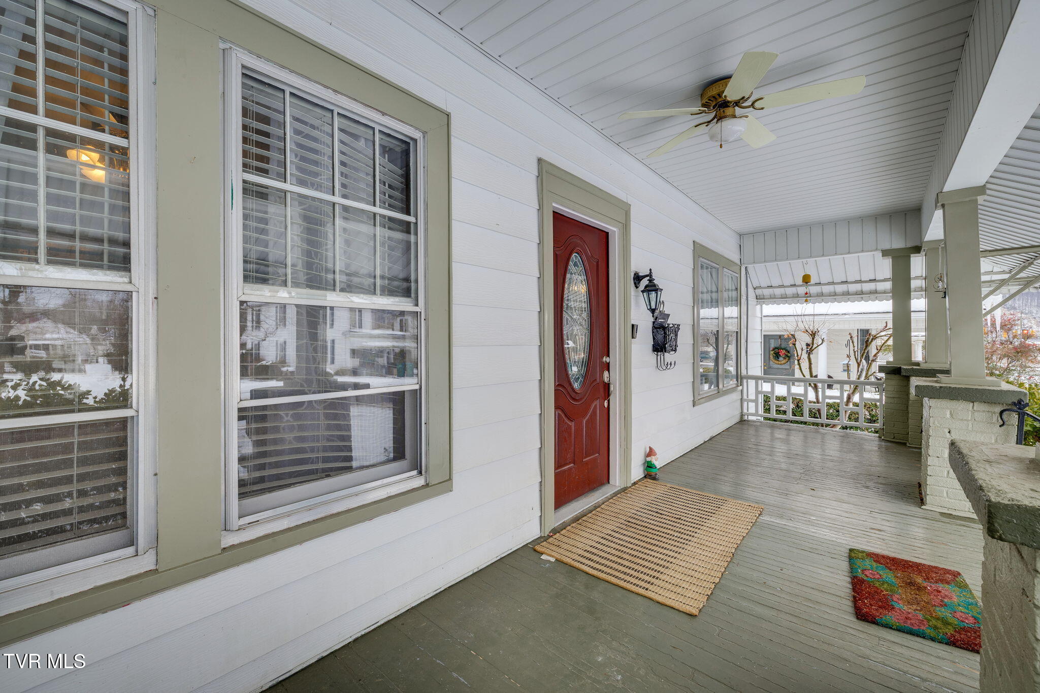 222 2nd Street Erwin, TN 37650 - Photo 4 of 35 004