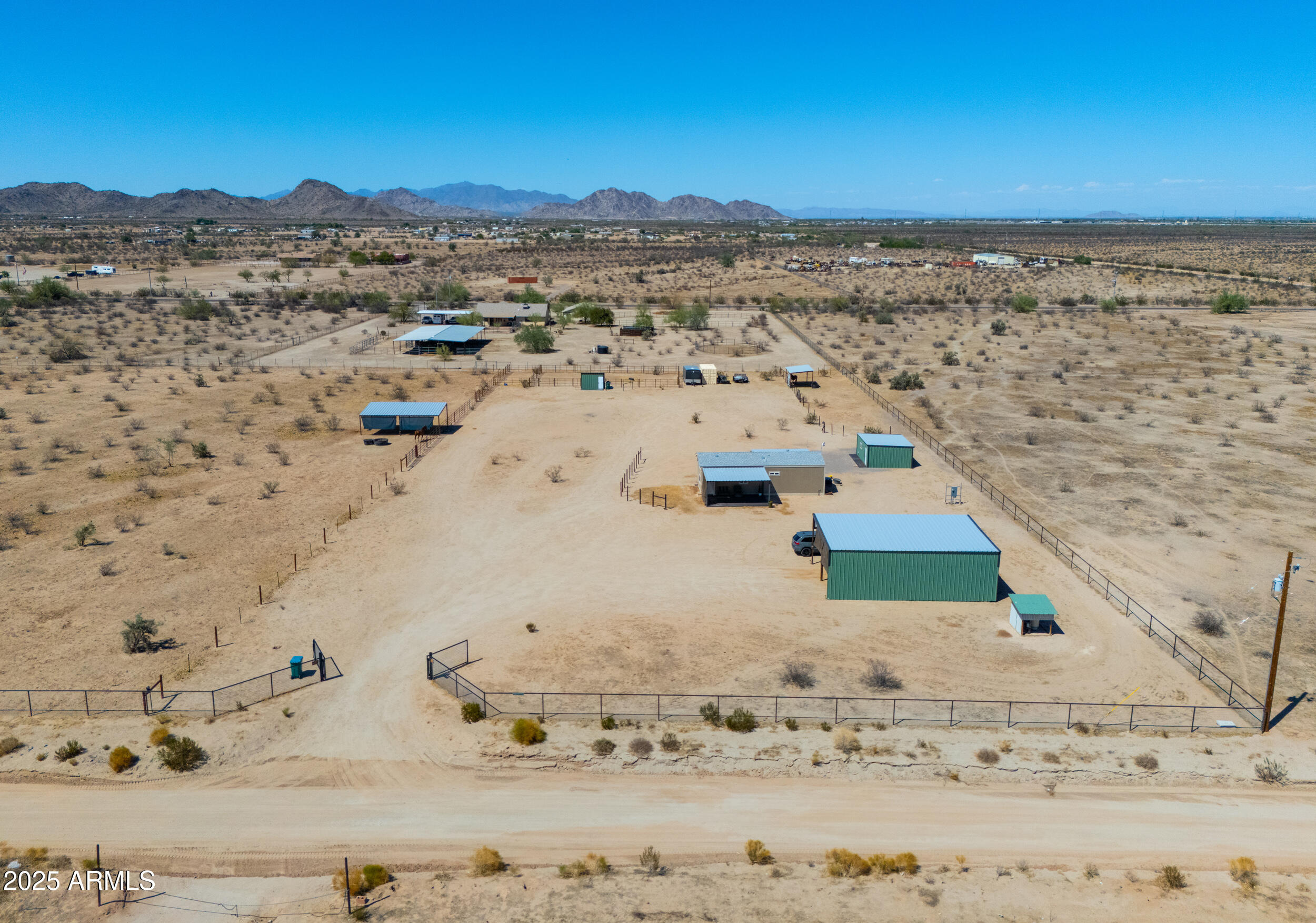 52998 West Badger Road Maricopa, AZ 85139 - Photo 35 of 51 33