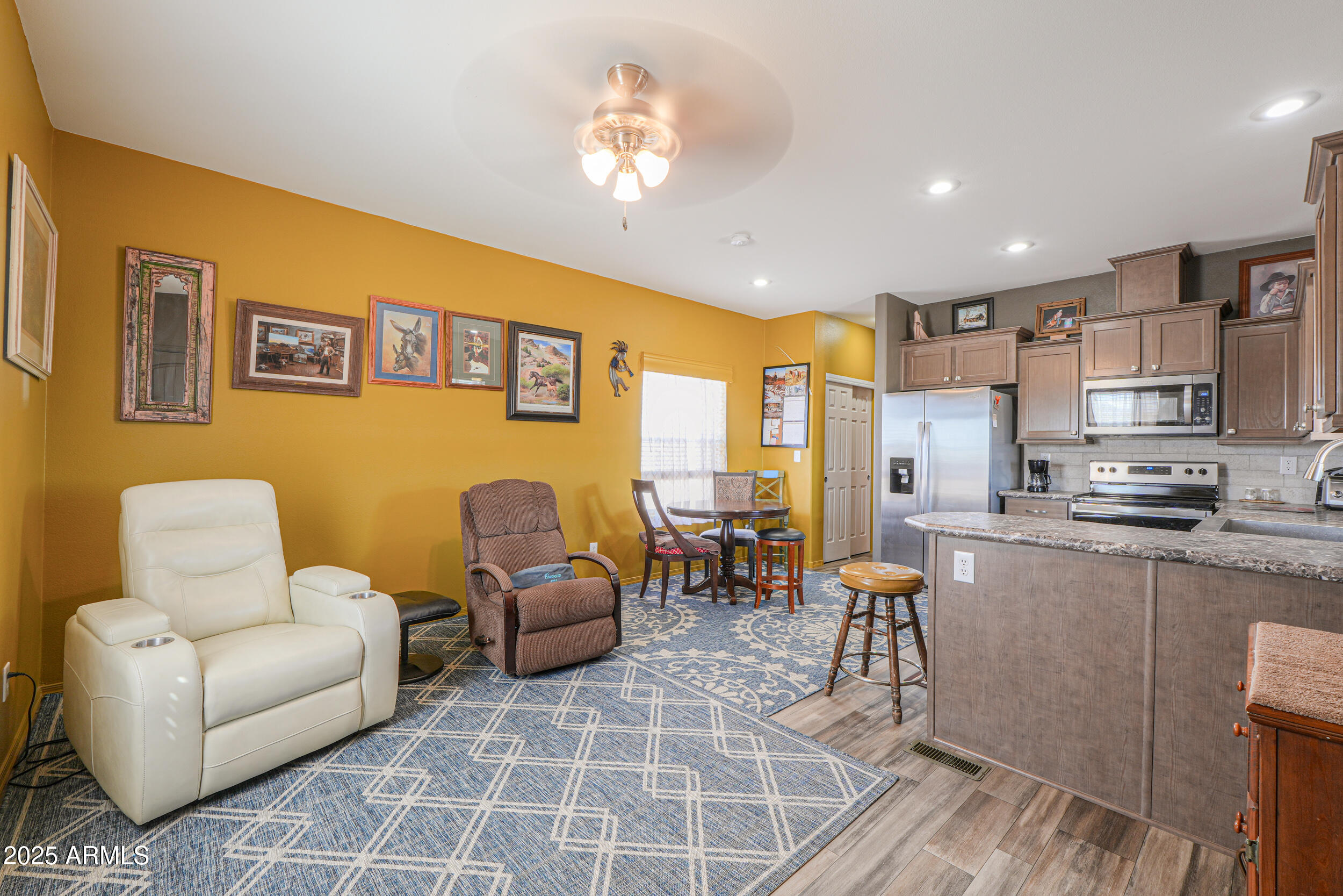 52998 West Badger Road Maricopa, AZ 85139 - Photo 6 of 51 04