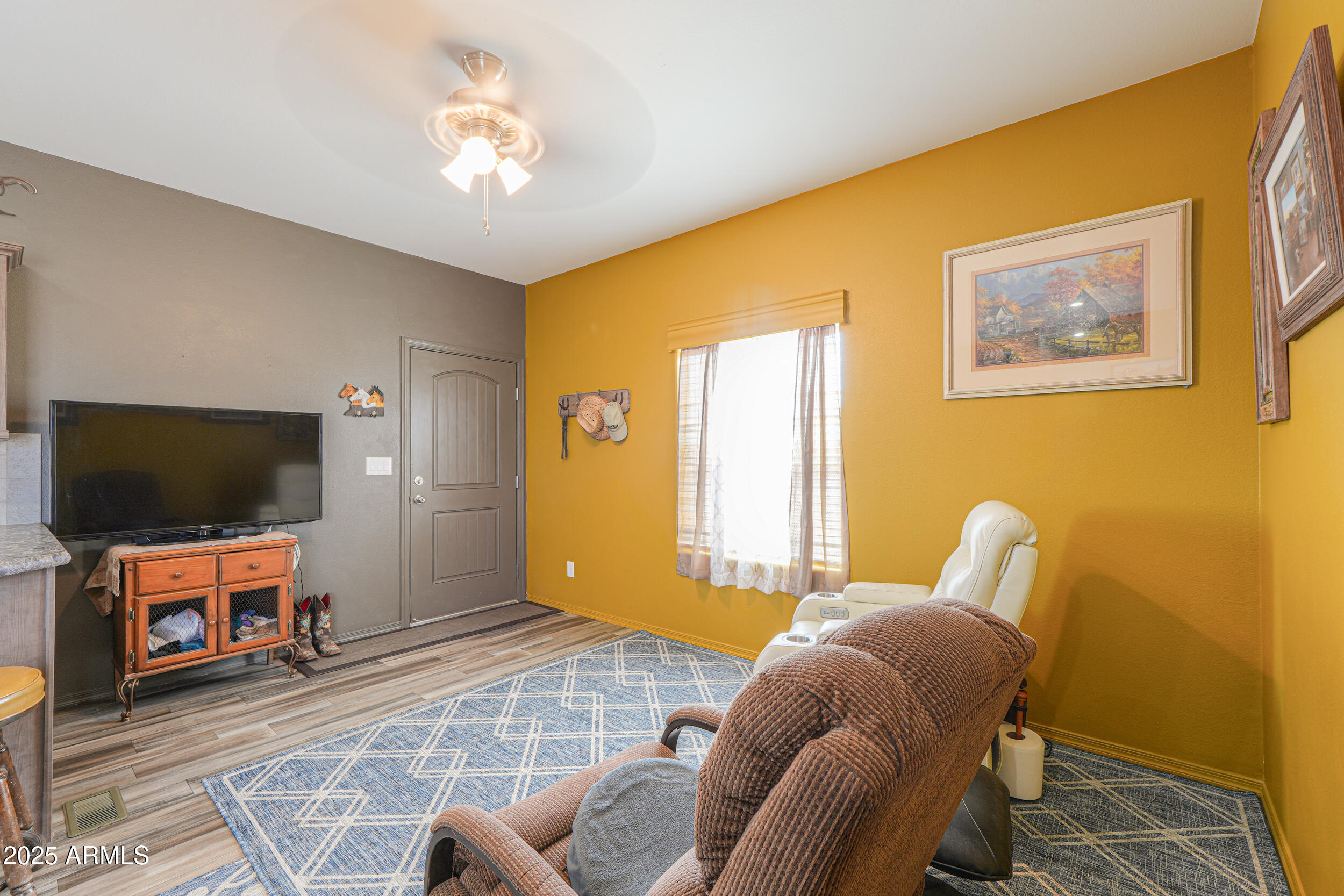 52998 West Badger Road Maricopa, AZ 85139 - Photo 8 of 51 06