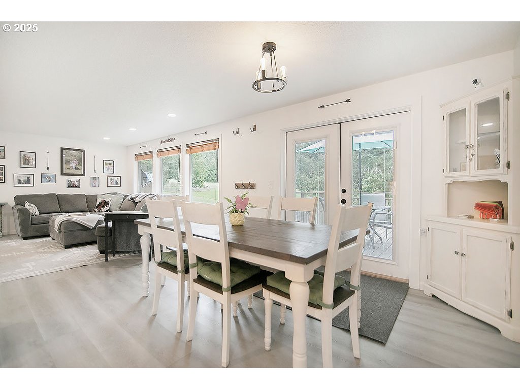 197 Stankey Road Castle Rock, WA 98611 - Photo 13 of 48 Dining Room