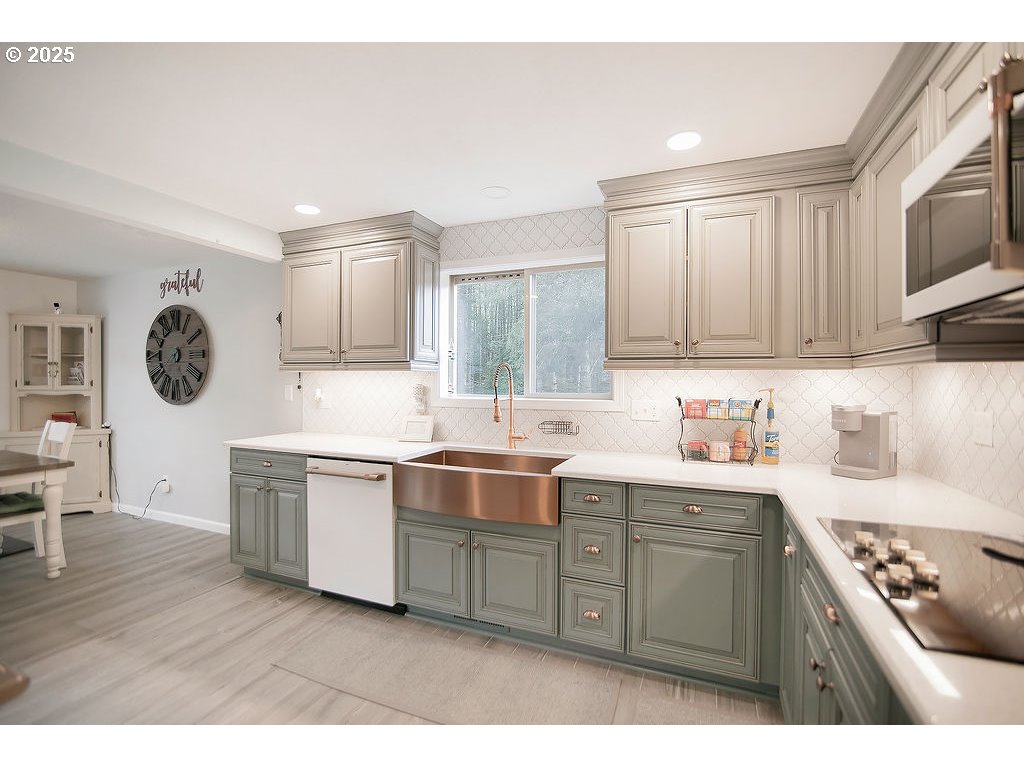 197 Stankey Road Castle Rock, WA 98611 - Photo 10 of 48 Kitchen