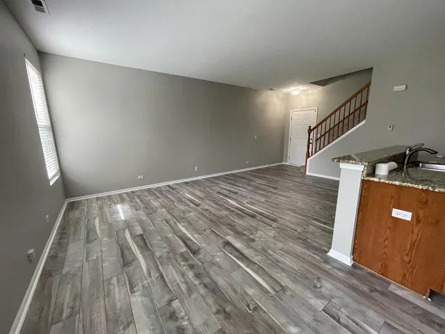 $2,450 | 3915 Granite Court, Aurora, IL 60504